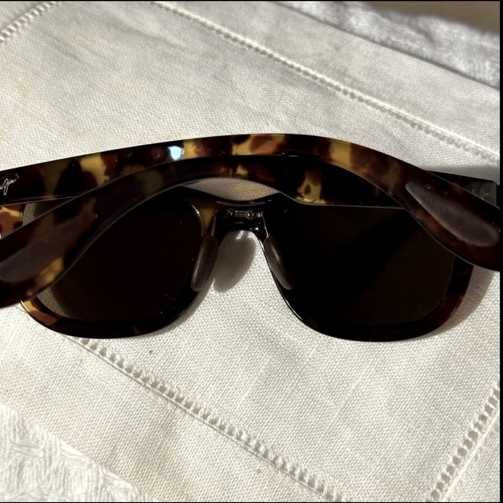 Maui Jim Hana Bay Polarized Sunglasses Shades w Sun protection UPF tech lenses. - Picture 5 of 15